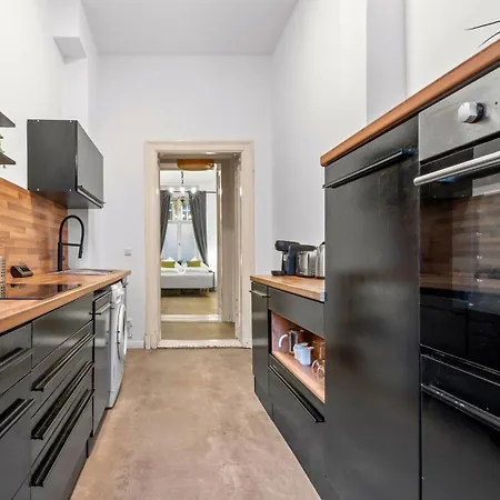 Goerlitzer Park - Sauna, Zentral, 100qm Appartement